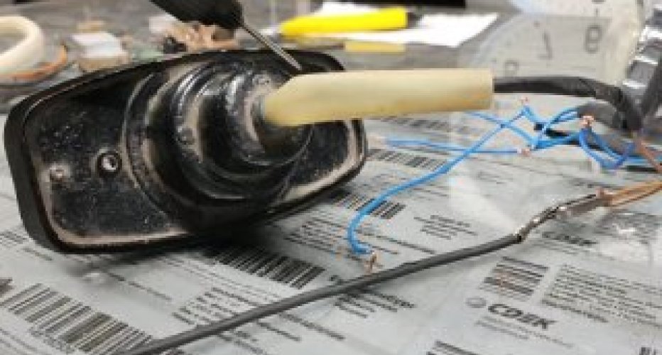 Газ М20 доработка задних фонарей.
Расширяем возможности оптики и..