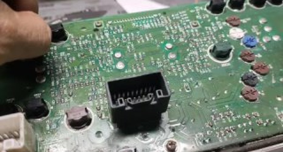 Продолжаем работу над васиными усами 1uz fe vvti ucf 21: проводку исправили..