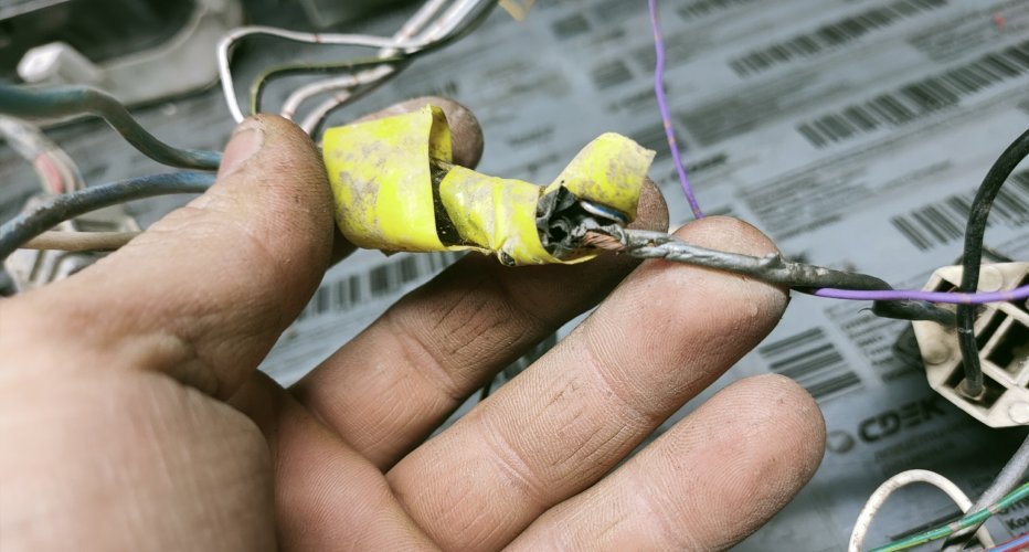 1uz fe vvti celsior ucf21 васины усы)))

Классический  пример васиных усов: скрутки,..