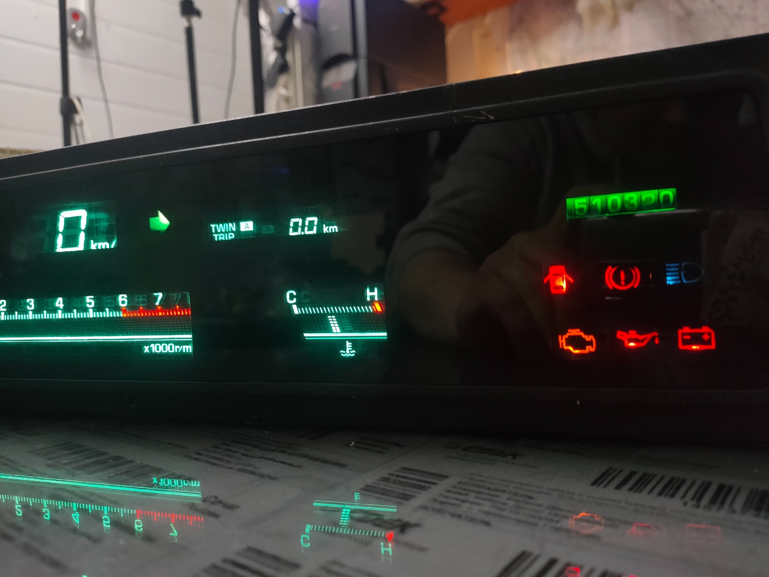 Газ 24 Назад в Будущее)

Универсальная электронная приборная панель для свапа с