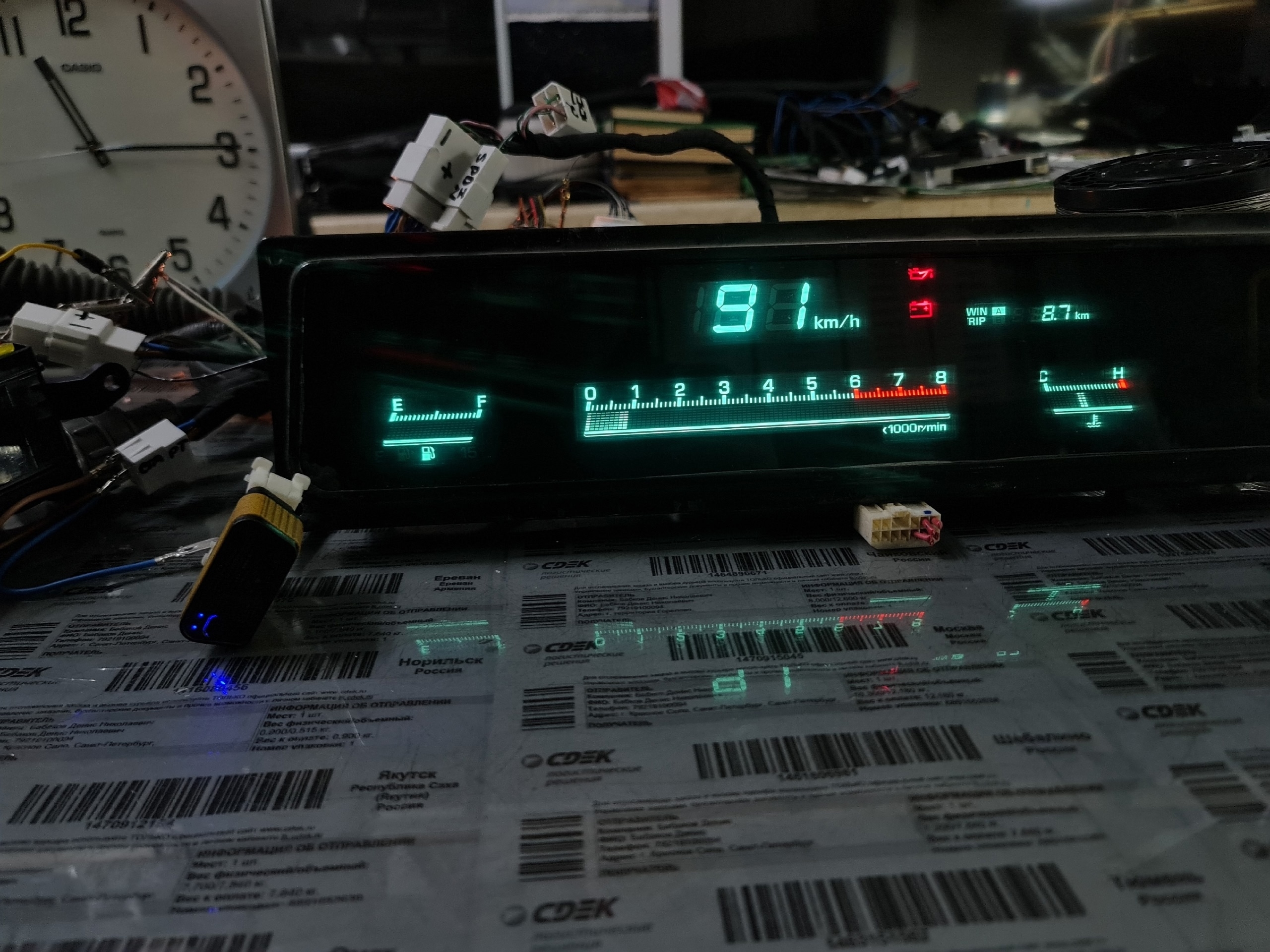 Газ 24 Назад в Будущее)

Универсальная электронная приборная панель для свапа с