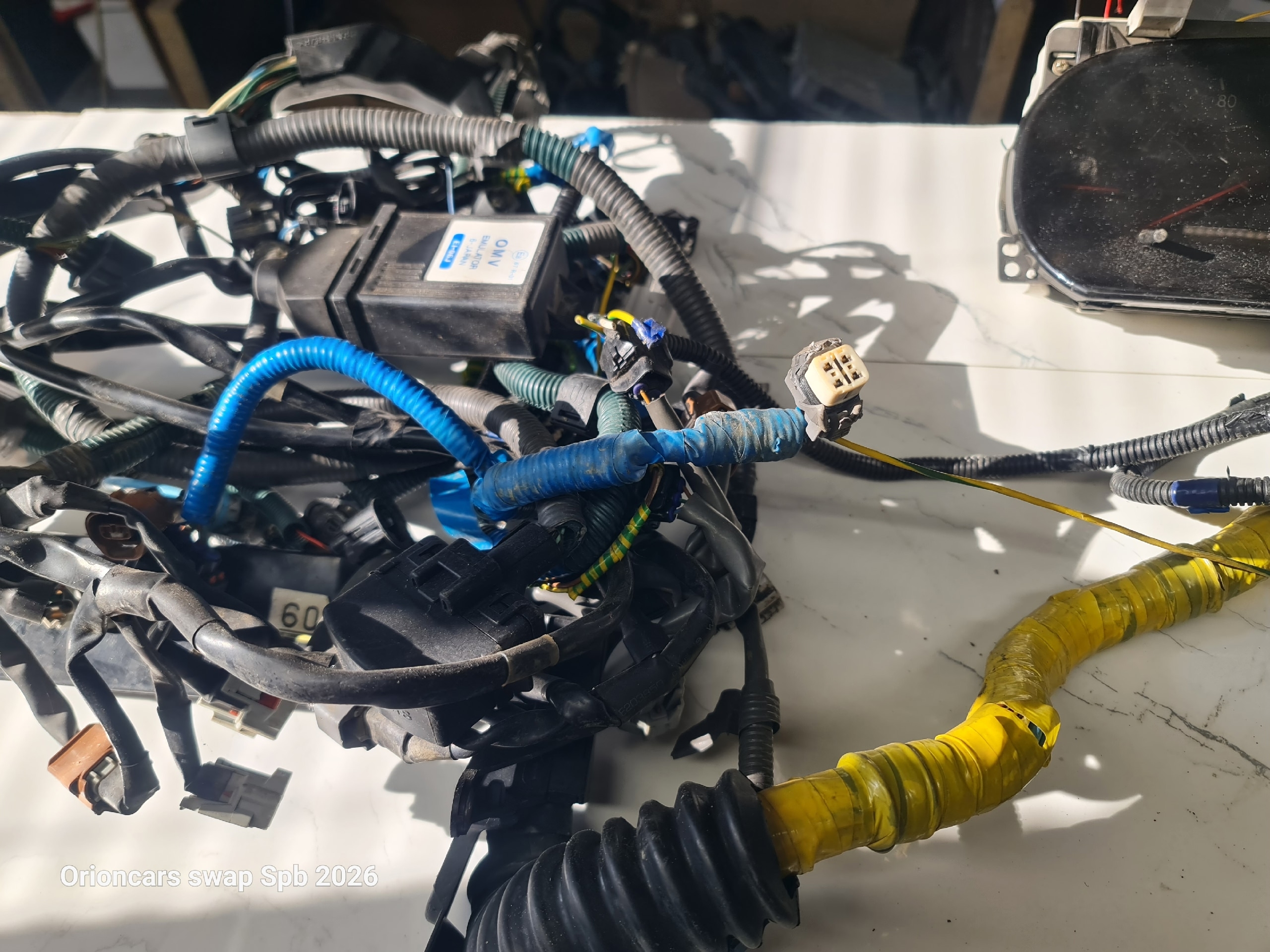 Дикие васины усы 2jz ge vvti Crown. Когда видим синюю изоленту - это как метка,