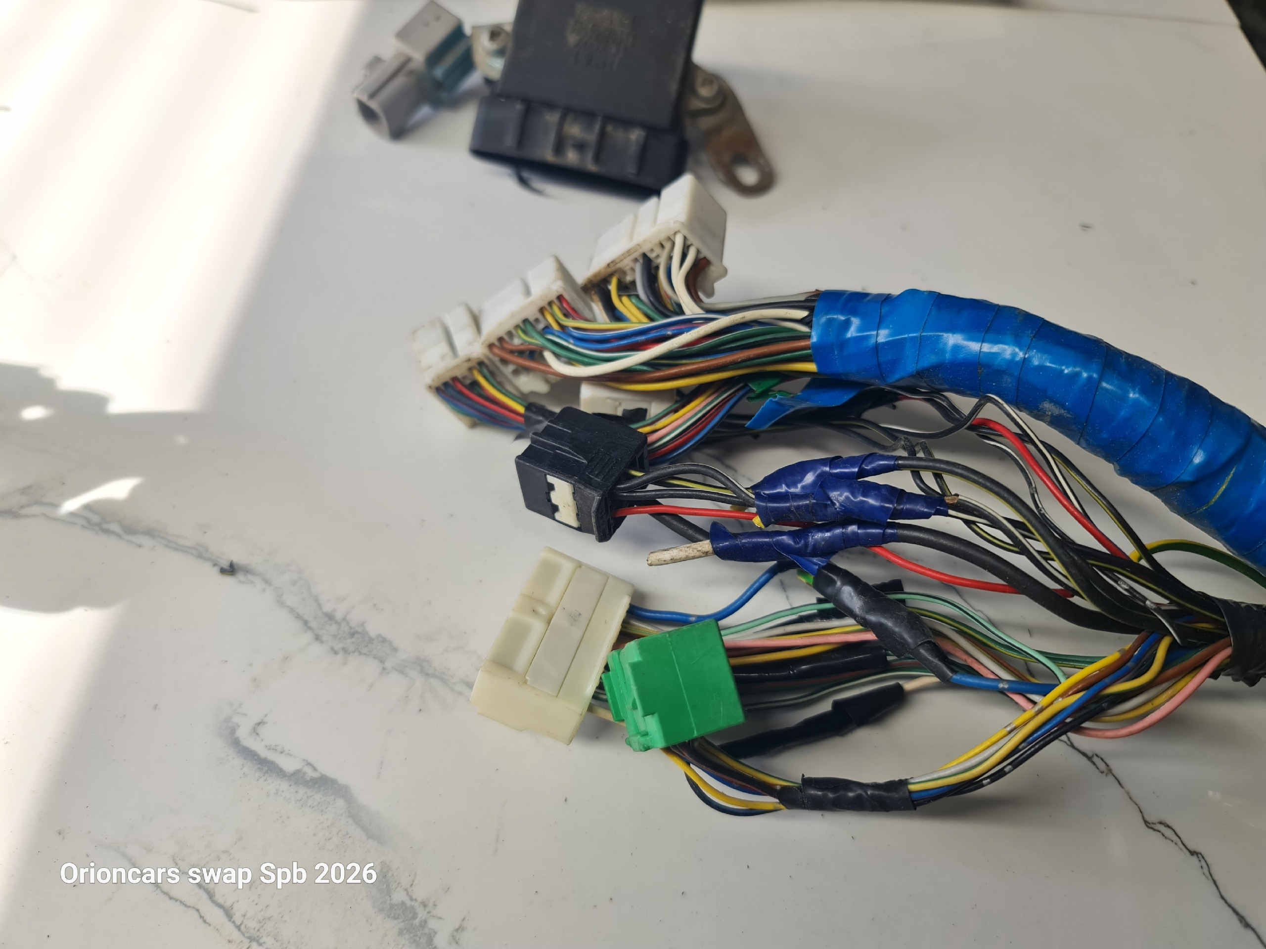 Дикие васины усы 2jz ge vvti Crown. Когда видим синюю изоленту - это как метка,