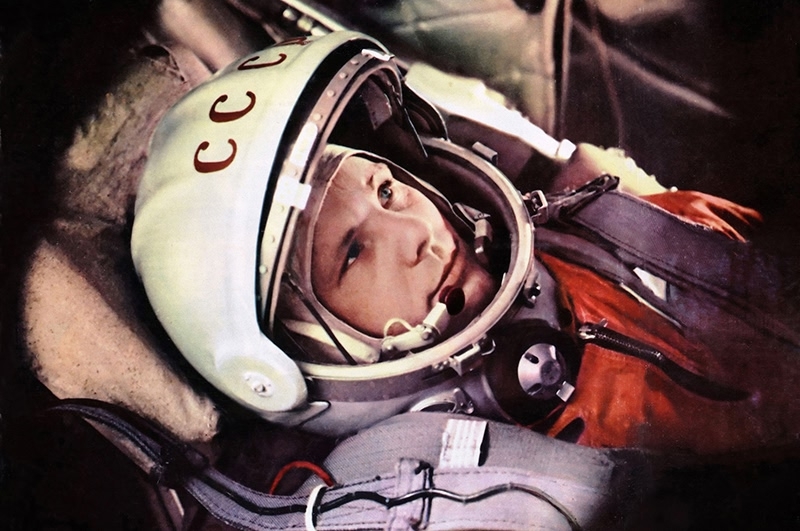 В это время, в 1961 году, Гагарин летел по орбите Земли! Первый человек в космос