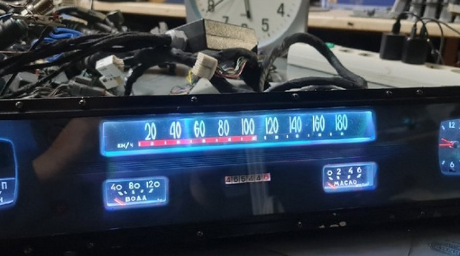 Проверка свечения RGB подсветки и восприятия контрольных ламп основных систем: чек, масло, генератор