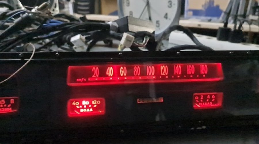 Проверка свечения RGB подсветки и восприятия контрольных ламп основных систем: чек, масло, генератор