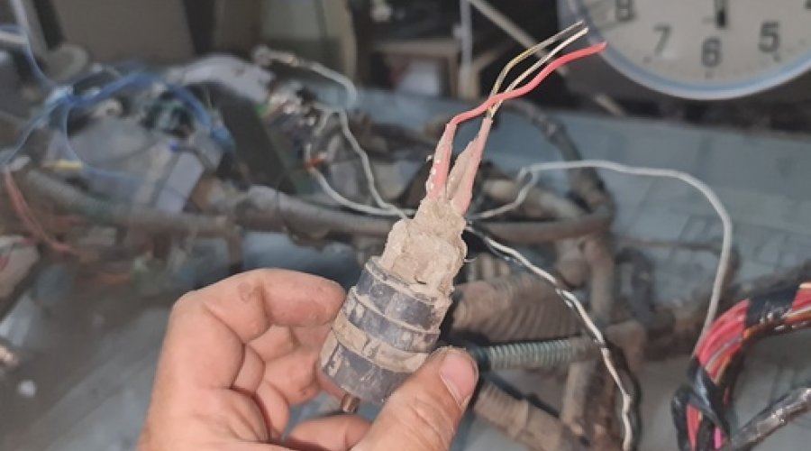 Сколько цветных проводов) 

Реанимация 1uz fe vvti majesta 157. Редкая проводка. И много-много цветных поводов)..#9142, OrionCars: custom service. Тюнинг, свап, ремонт,