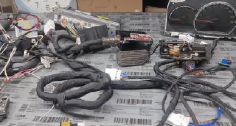 3uz fe 6at Crown UZS186 + щиток приборов CROWN GRS 180. Соберем все в единое целое и..