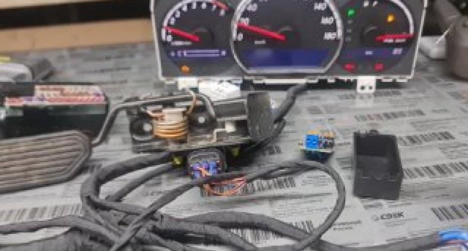 3uz fe 6at Crown UZS186 + щиток приборов CROWN GRS 180. Соберем все в единое целое и..