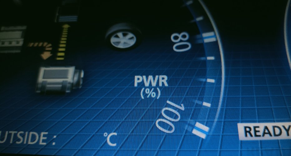 Добрый день. Сегодня у нас адаптация щитка приборов Тойота Кроун..