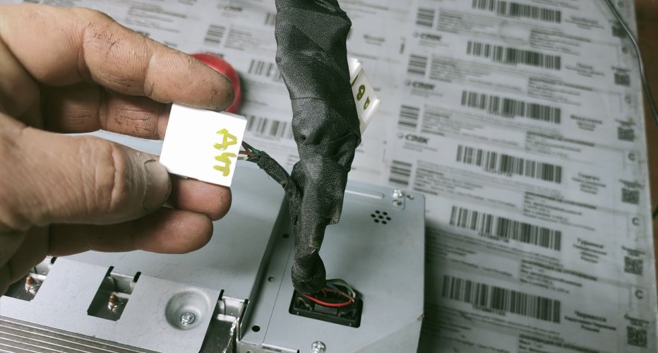 Добрый день. Сегодня у нас адаптация щитка приборов Тойота Кроун..