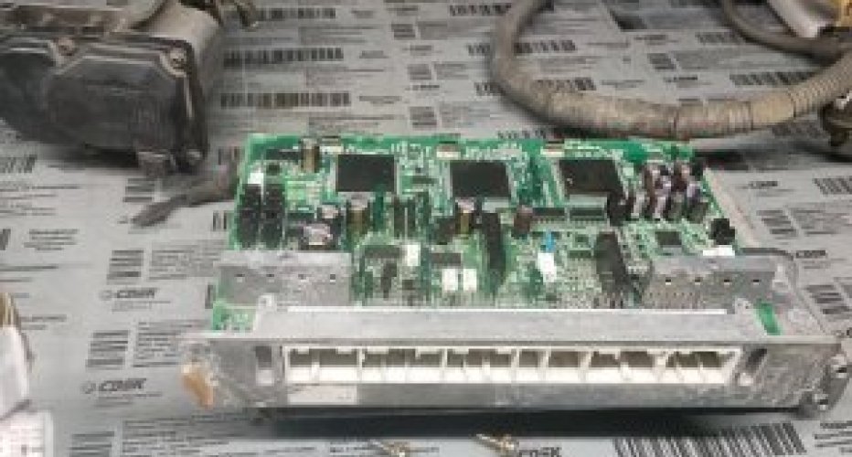 Lexus IS 200 свап 3uz fe 5at под мт. 

Классика жанра: плохо работает двс. Но, тут..