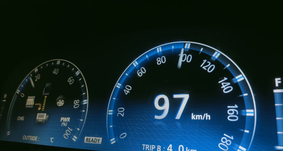 Добрый день. Сегодня у нас адаптация щитка приборов Тойота Кроун..