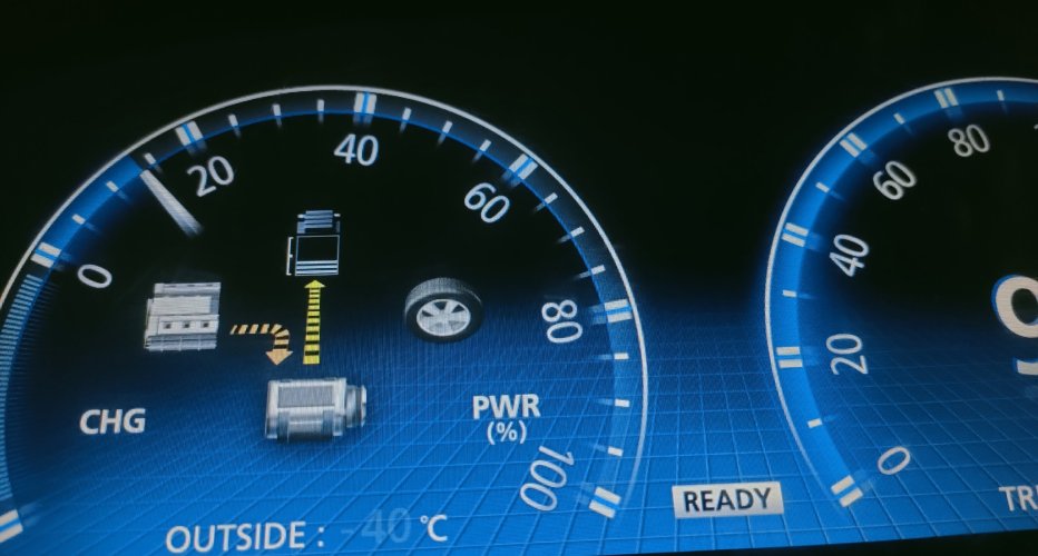 Добрый день. Сегодня у нас адаптация щитка приборов Тойота Кроун..