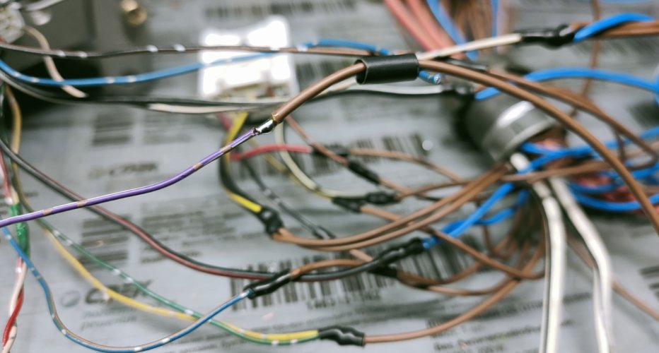 Пайка, жгутовка, крепление, защита электронных компонентов в процессе..