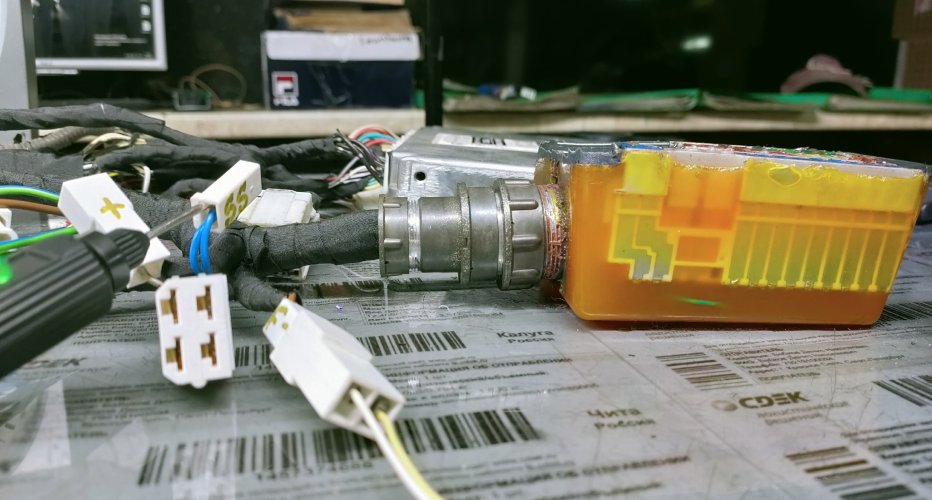 Добавим осенних красок :)
2uz fe LC 100 mt поставил и завел.

#2uz #2uzfe #lc100 #orioncars..