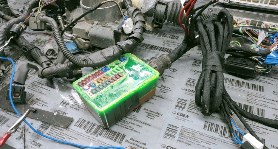 Lexus IS 200 свап 3uz fe 5at под мт. 

Классика жанра: плохо работает двс. Но, тут..