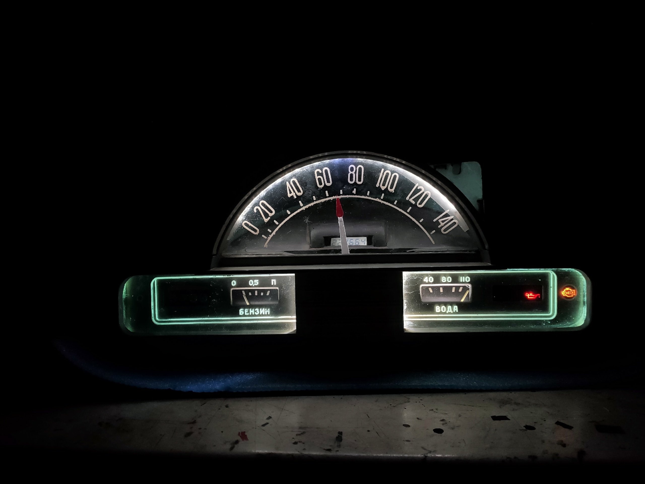 Универсальная панель приборов Газ 21. В чем ее универсальность?) 

Электромехани