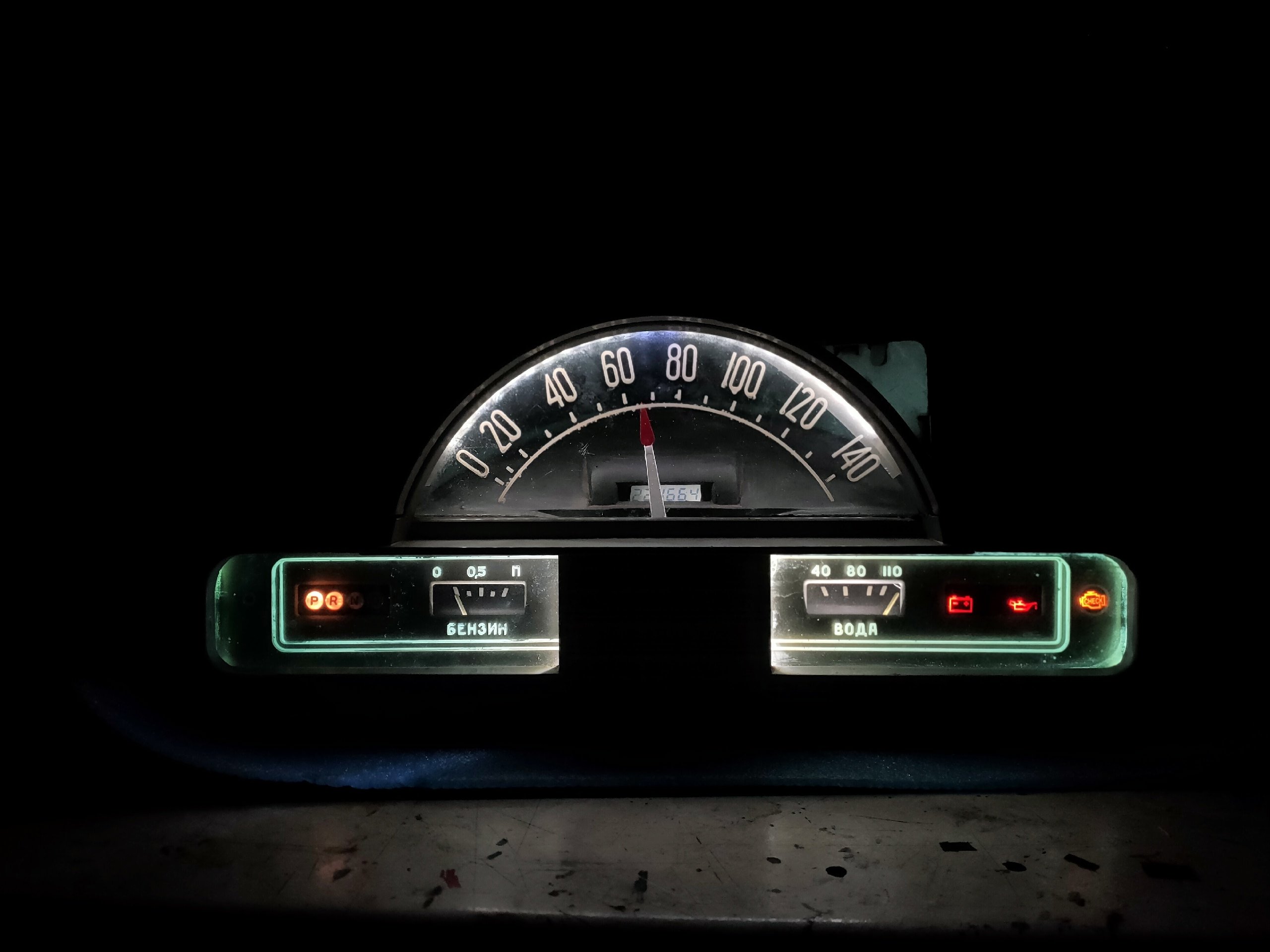 Универсальная панель приборов Газ 21. В чем ее универсальность?) 

Электромехани